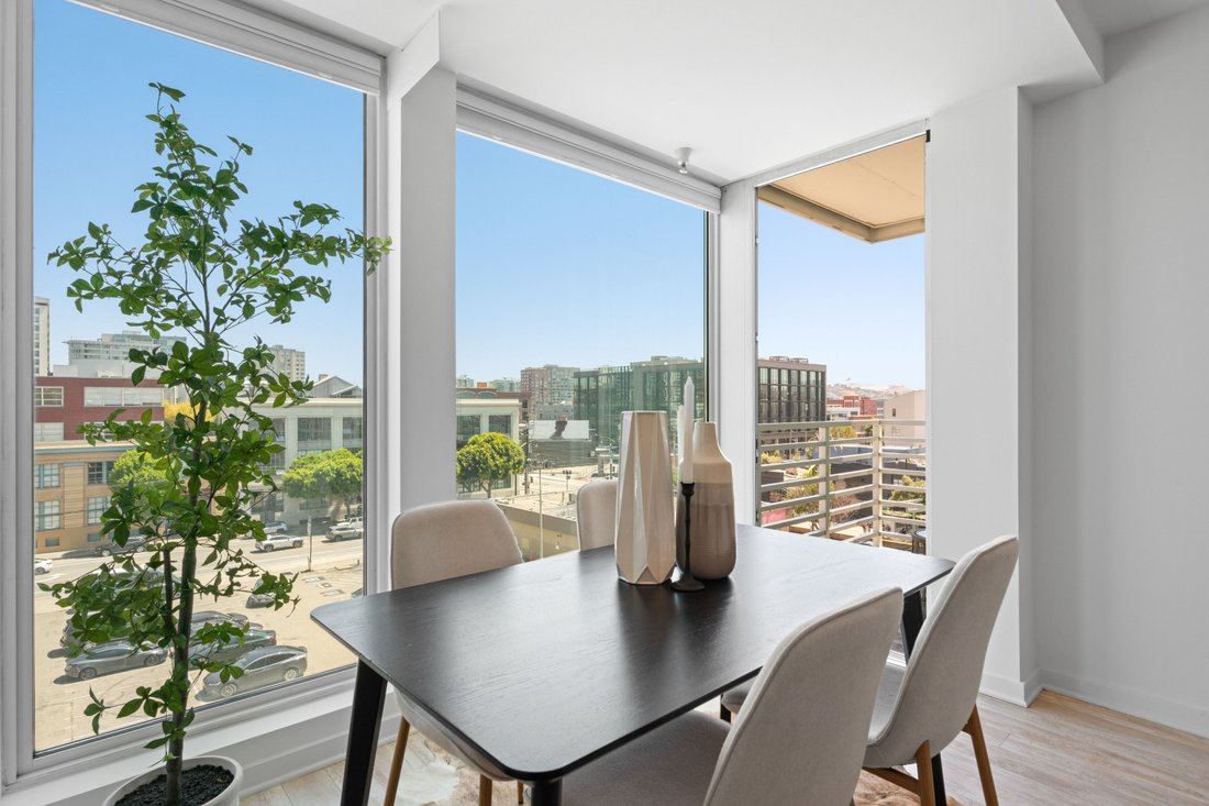 Condo in San Francisco, California, United States 4 - 17982974