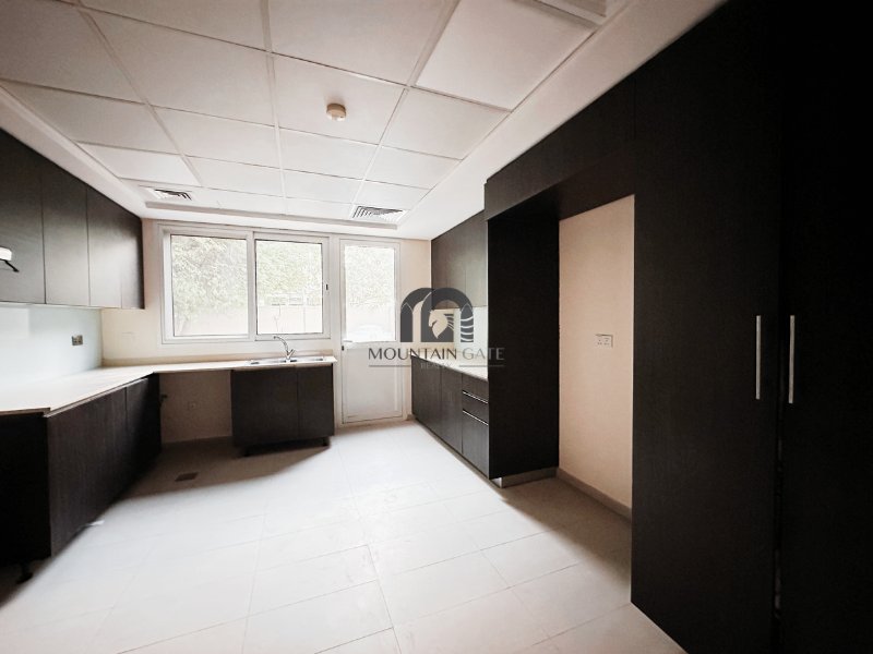 Villa in Sharjah, Sharjah Emirate, United Arab Emirates 4 - 17982862