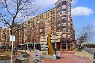 Condo in West Falls Church, Virginia, United States 1 - 17982956