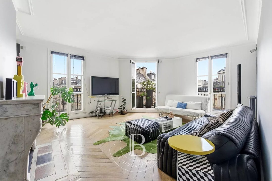 Apartment in Saint Germain l'Auxerrois, Paris 1er Arrondissement, Paris 1 - 17982897