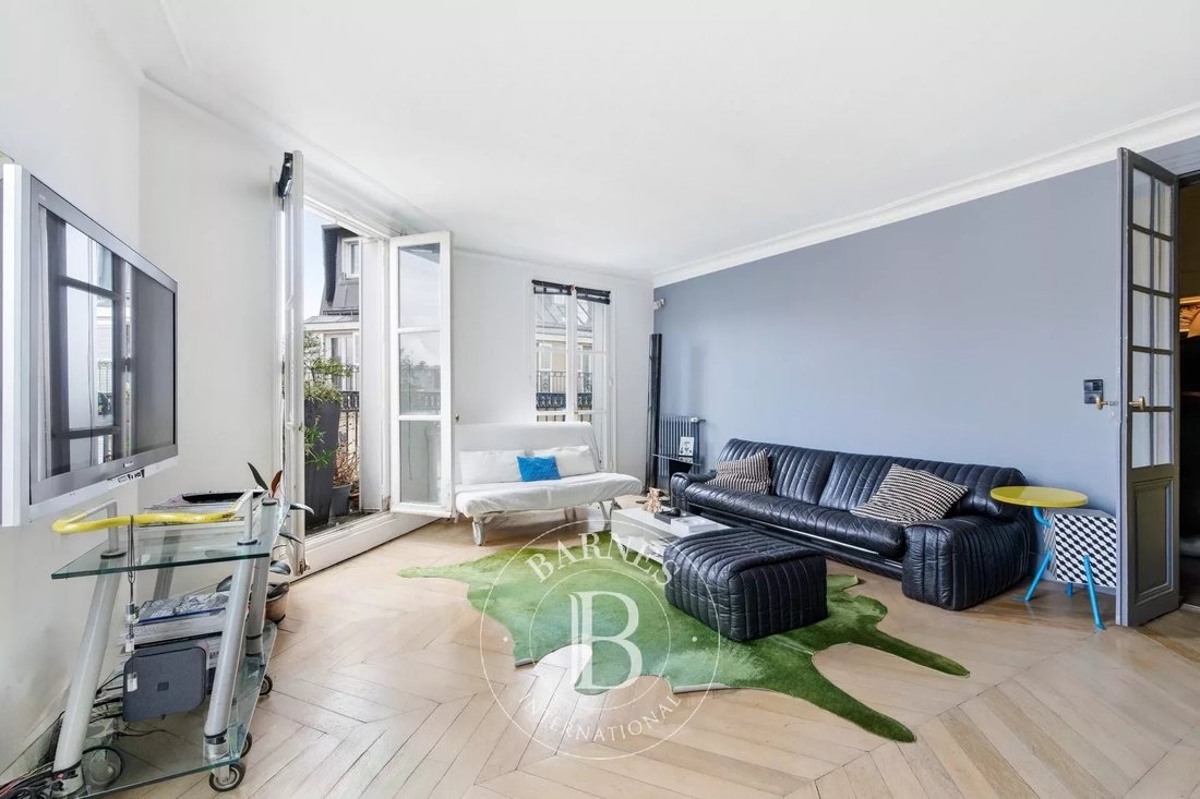 Apartment in Saint Germain l'Auxerrois, Paris 1er Arrondissement, Paris 3 - 17982897