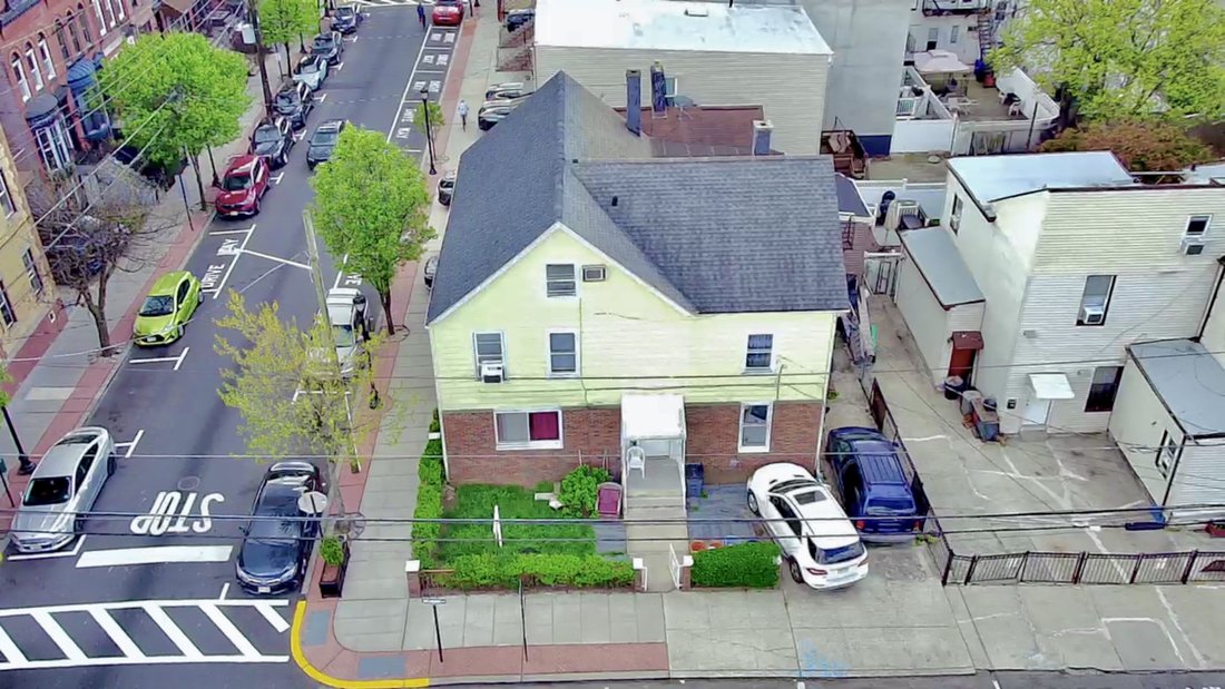 House in Union City, New Jersey, United States 4 - 17982972