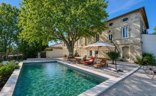 Casa di campagna a Arles, Provenza-Alpi-Costa Azzurra, Francia 1