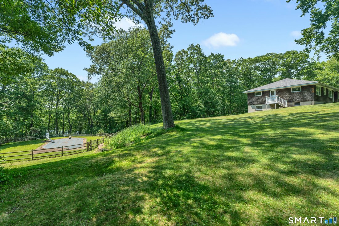 House in Newtown, Connecticut, United States 5 - 17982871