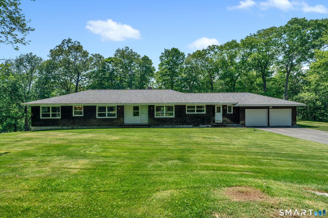 House in Newtown, Connecticut, United States 1 - 17982871