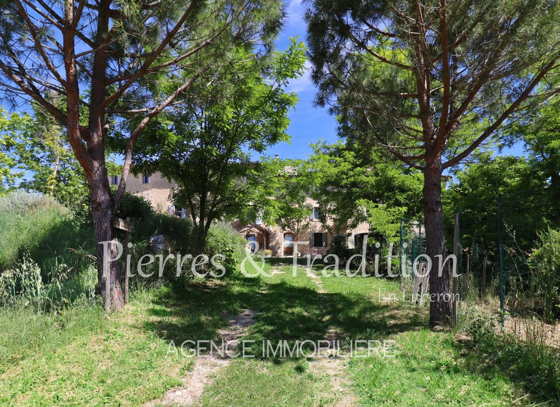 Estate in Apt, Provence-Alpes-Côte d'Azur, France 2 - 17753350