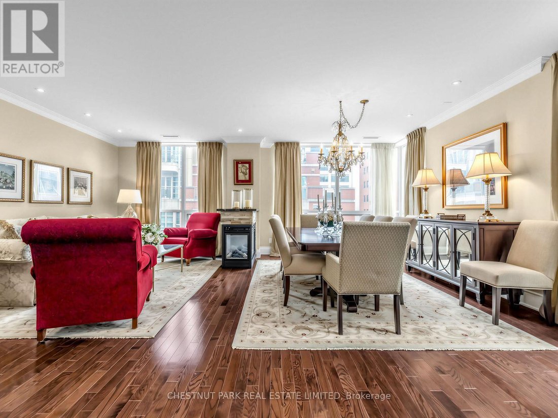 Apartment in Toronto, Ontario, Canada 1 - 17677053