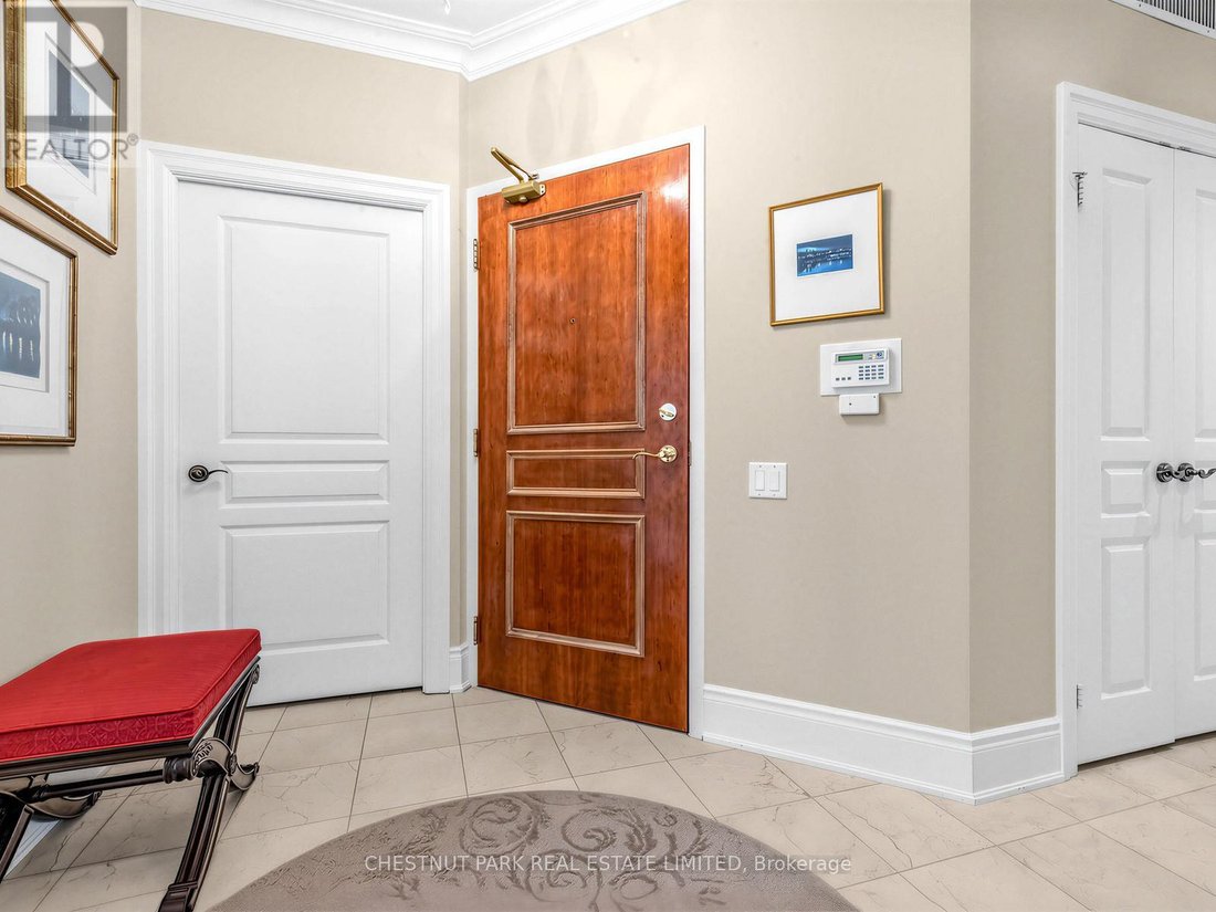 Apartment in Toronto, Ontario, Canada 4 - 17677053