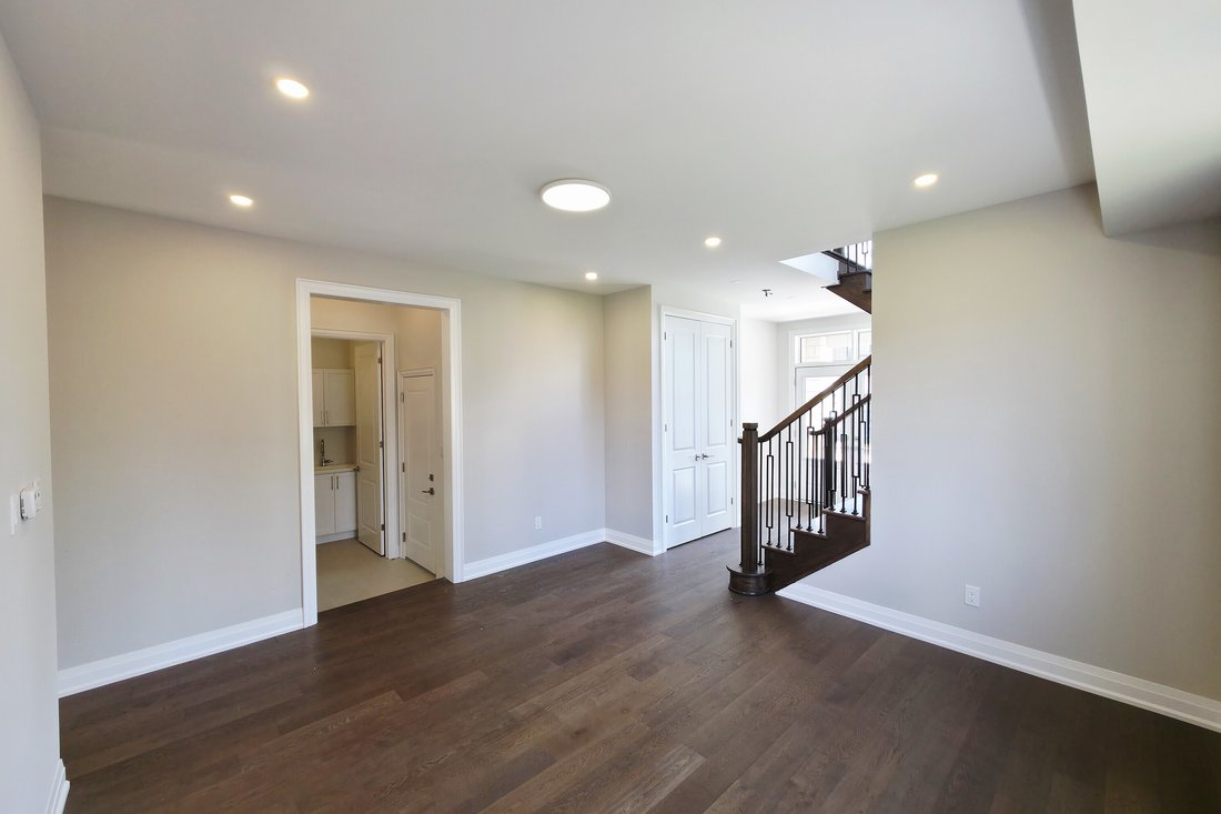House in Burlington, Ontario, Canada 5 - 17983250