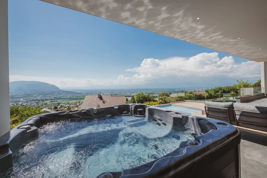 House in Cranves-Sales, Auvergne-Rhône-Alpes, France 4 - 17983119