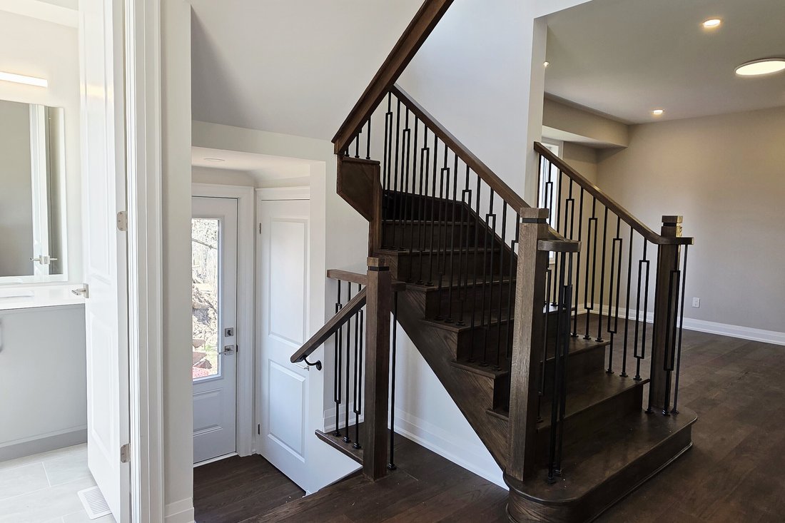 House in Burlington, Ontario, Canada 3 - 17983250