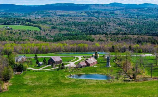 House in Gilmanton, New Hampshire, United States 1