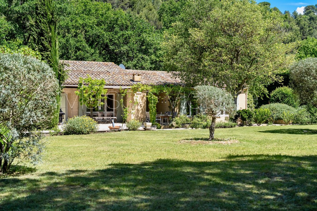 House in Ménerbes, Provence-Alpes-Côte d'Azur, France 4 - 17962243