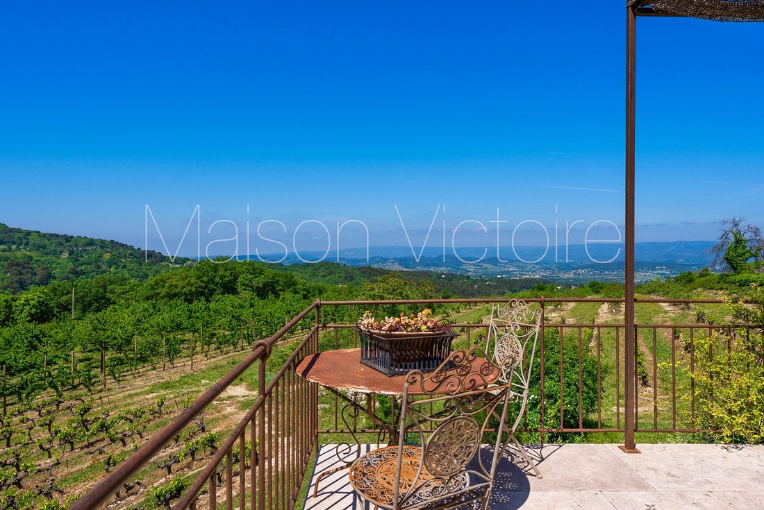 House in Bonnieux, Provence-Alpes-Côte d'Azur, France 4 - 17839956