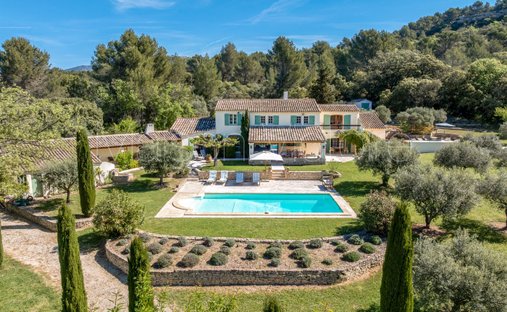House in Lagnes, Provence-Alpes-Côte d'Azur, France 1