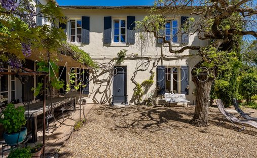 Casa en Nevons-ruta de Apt, L'Isle-sur-la-Sorgue, Francia 1