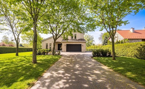 House in Léry, Quebec, Canada 1