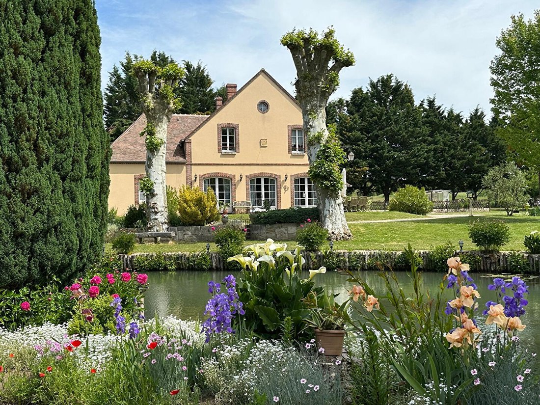 Villa in Arrondissement of Montargis, Centre-Val de Loire, France 1 - 17983358