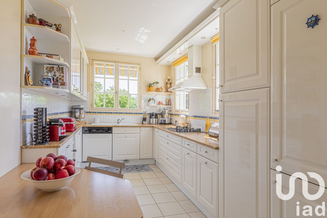 House in Saint-Cyr-sur-Loire, Centre-Val de Loire, France 3 - 17836297