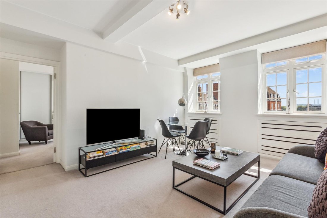 Apartment in Chelsea, Kensington And Chelsea, England 2 - 17983712