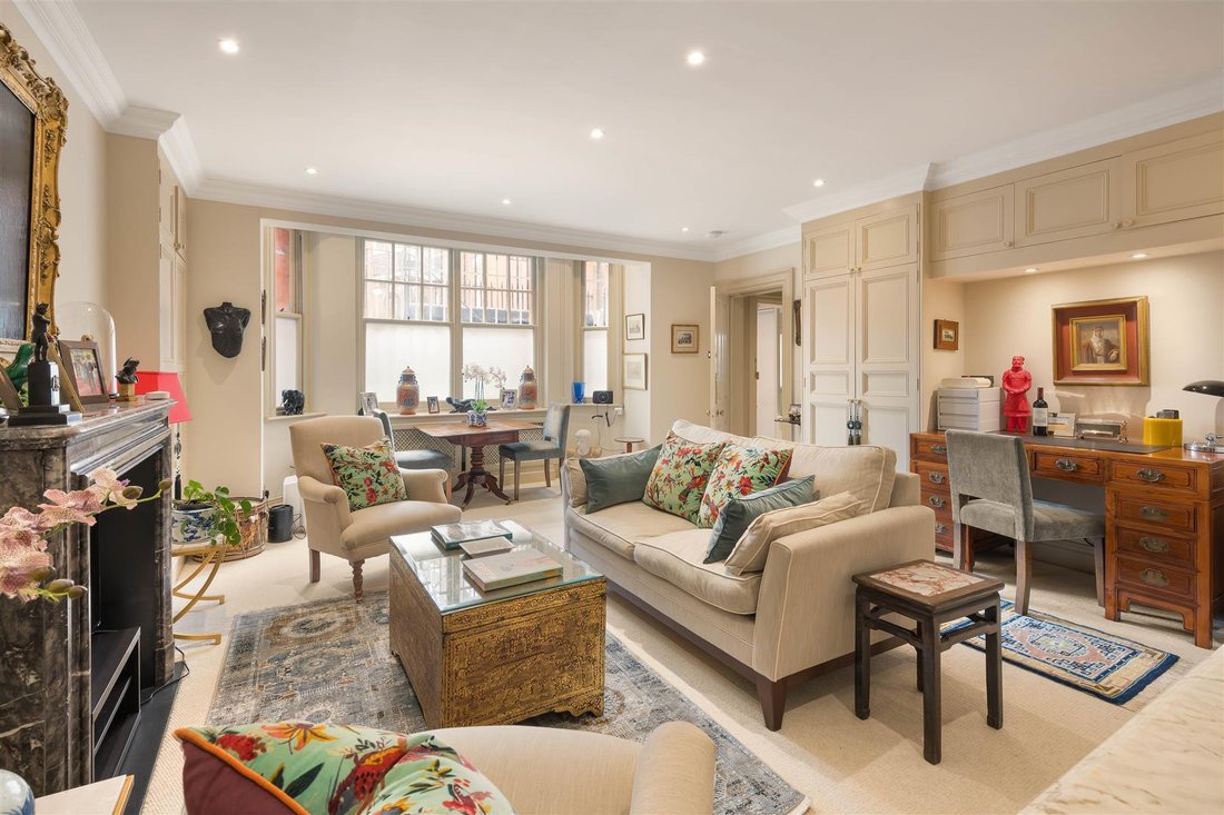 Apartment in Brompton, Kensington And Chelsea, England 2 - 17983750