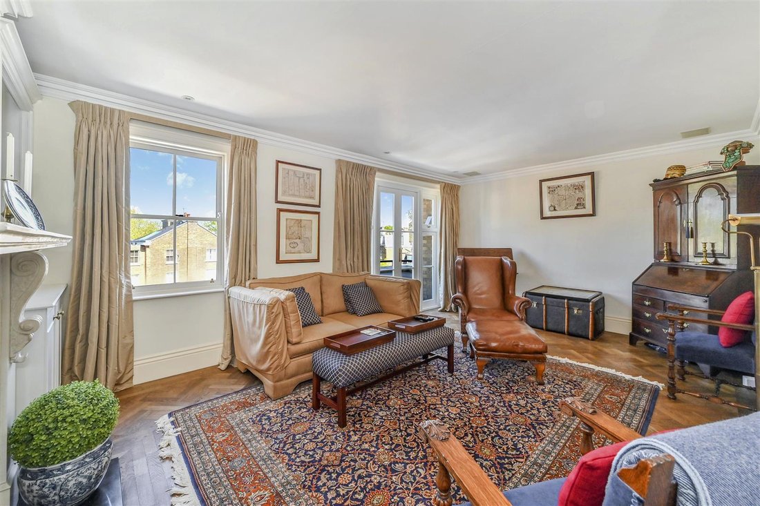 Apartment in Campden Hill, Kensington And Chelsea, England 2 - 17983751