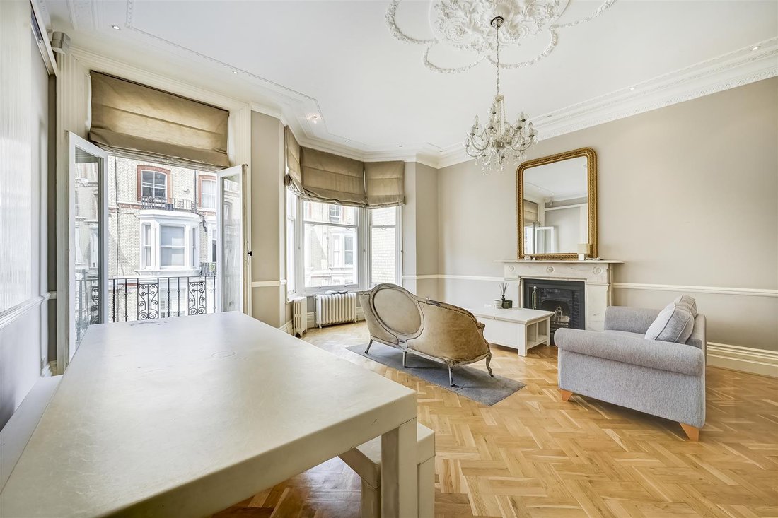 Apartment in Campden Hill, Kensington And Chelsea, England 4 - 17983729