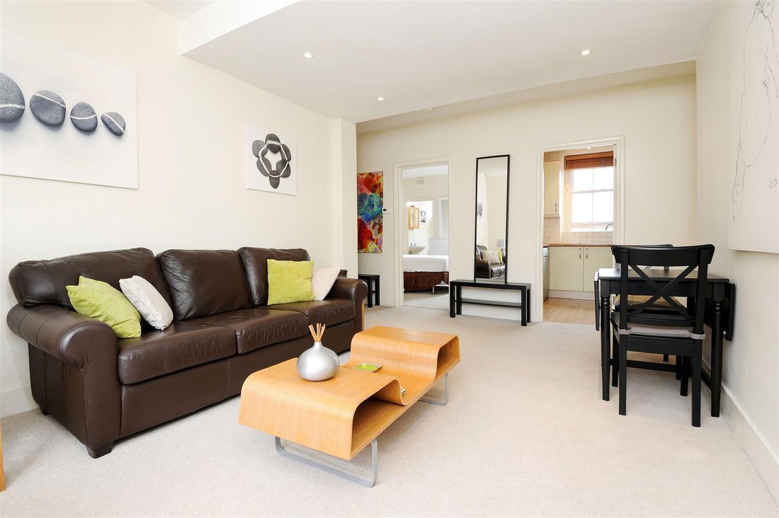 Apartment in Brompton, Kensington And Chelsea, England 1 - 17983574