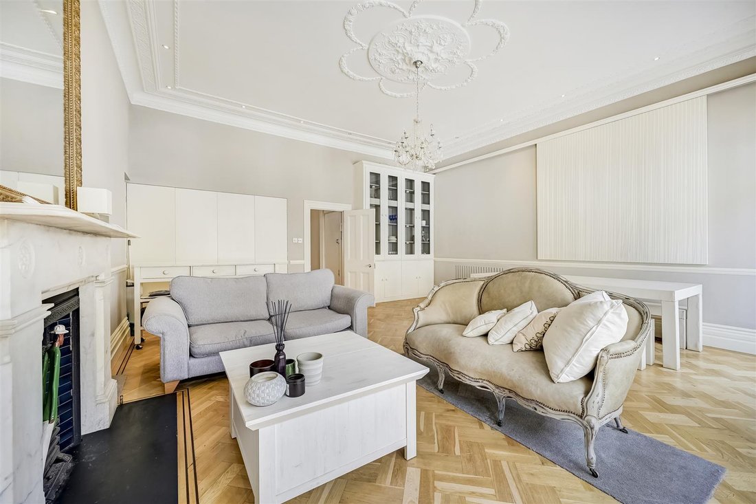 Apartment in Campden Hill, Kensington And Chelsea, England 3 - 17983729