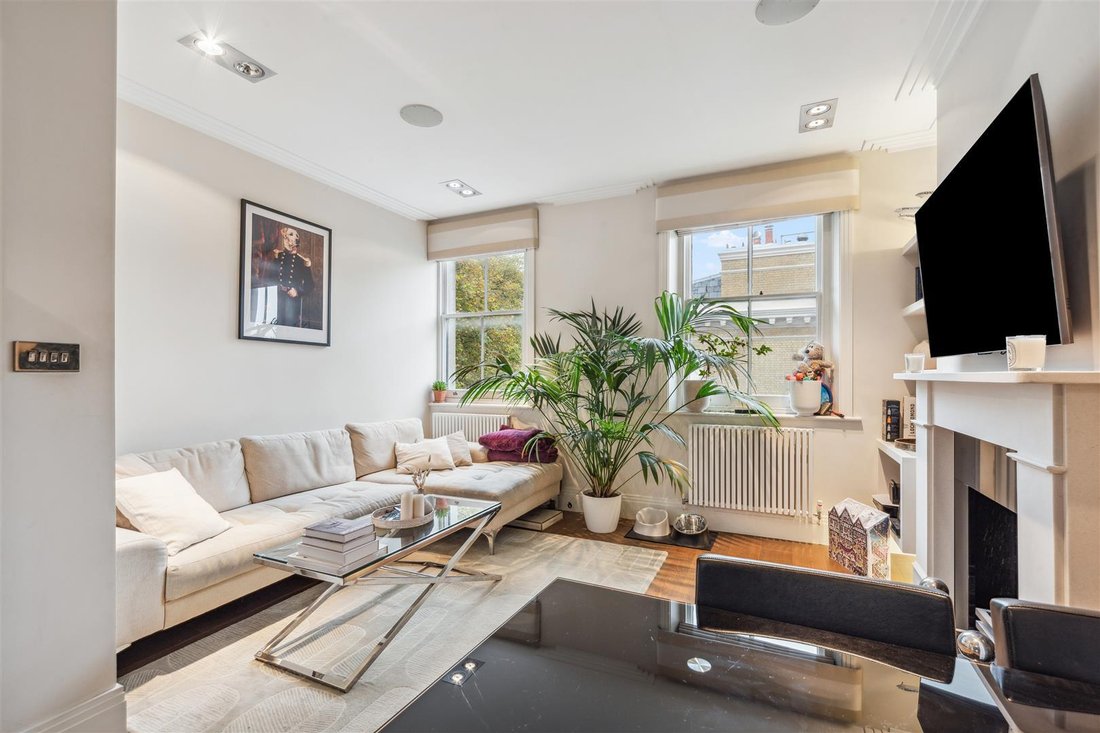 Apartment in Knightsbridge, Kensington And Chelsea, England 2 - 17983700