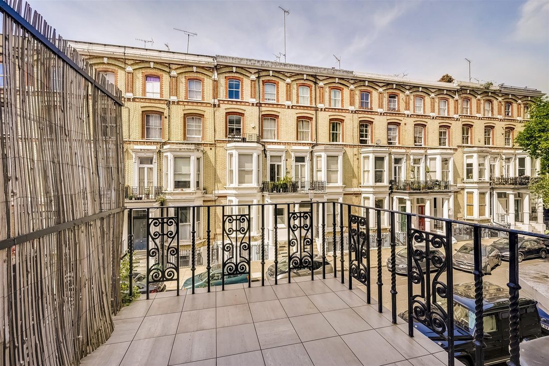 Apartment in Campden Hill, Kensington And Chelsea, England 5 - 17983729
