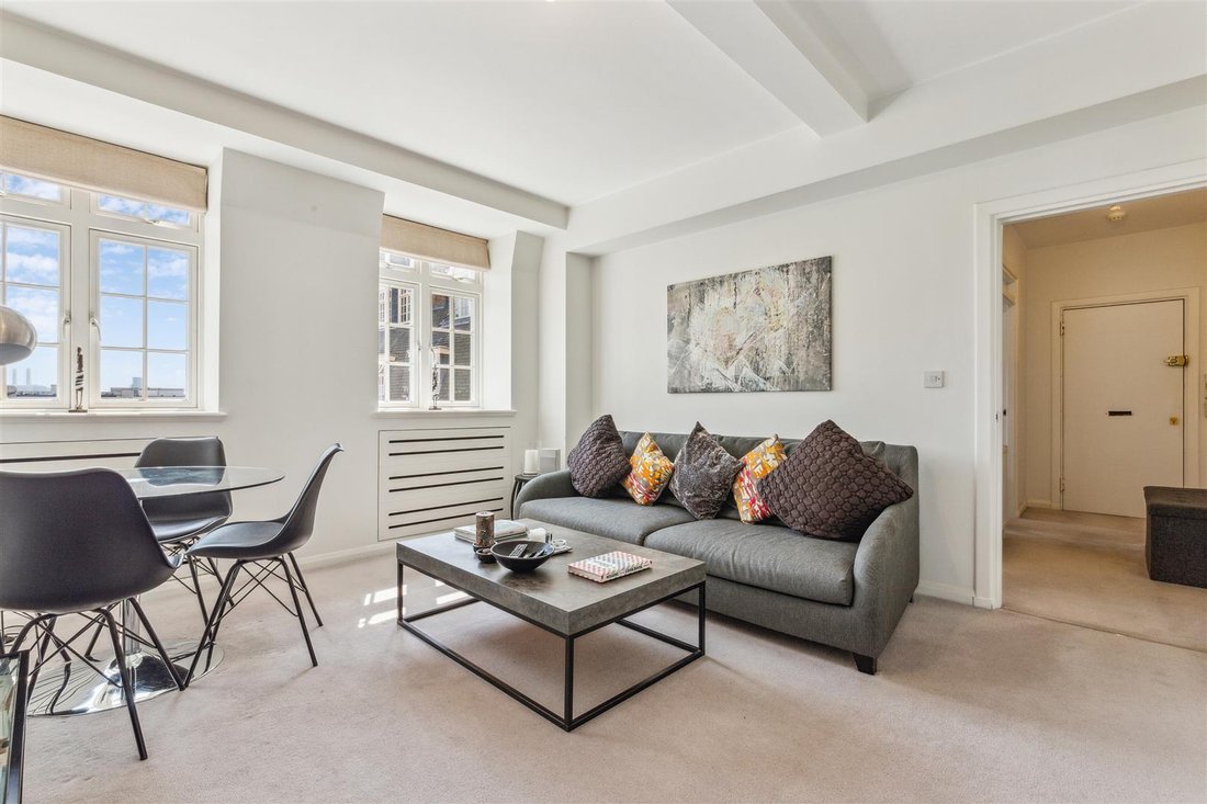 Apartment in Chelsea, Kensington And Chelsea, England 1 - 17983712