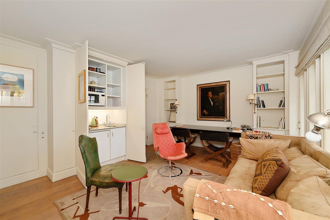 Apartment in Chelsea, Kensington And Chelsea, England 2 - 17983744