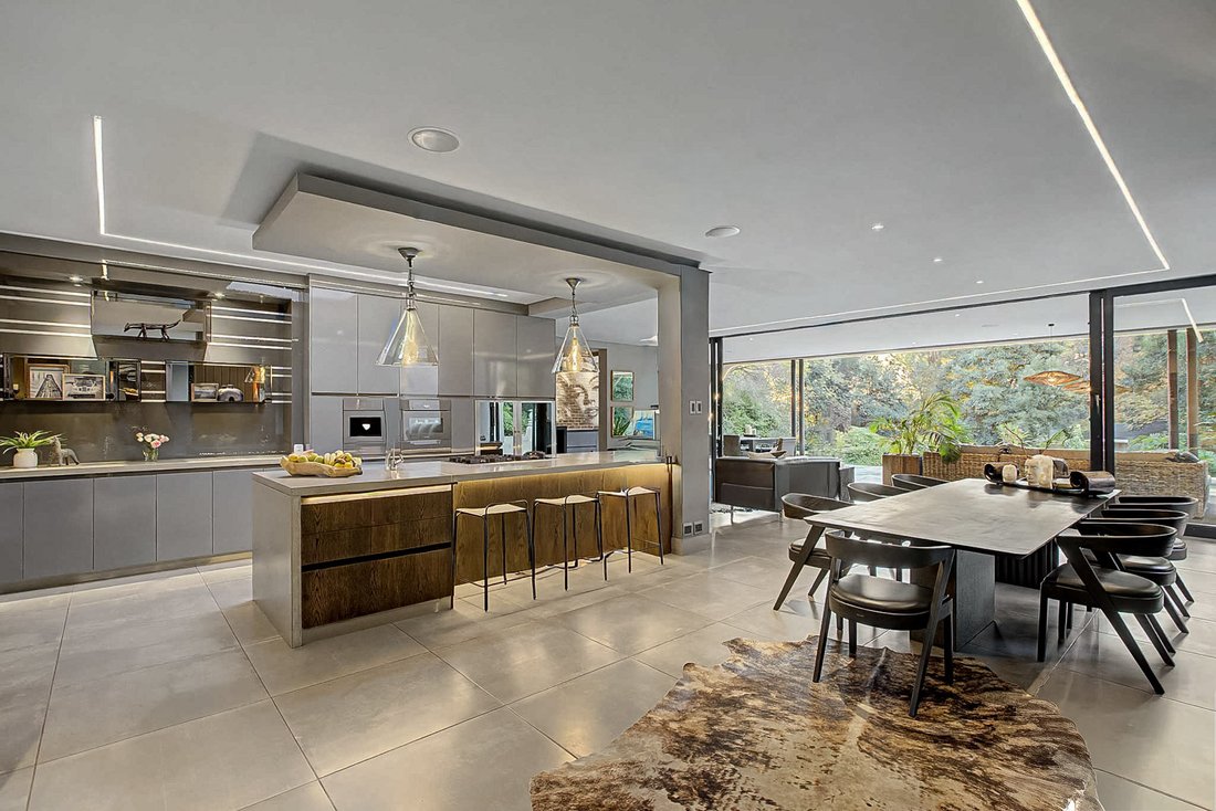House in Sandton, Gauteng, South Africa 5 - 17983552