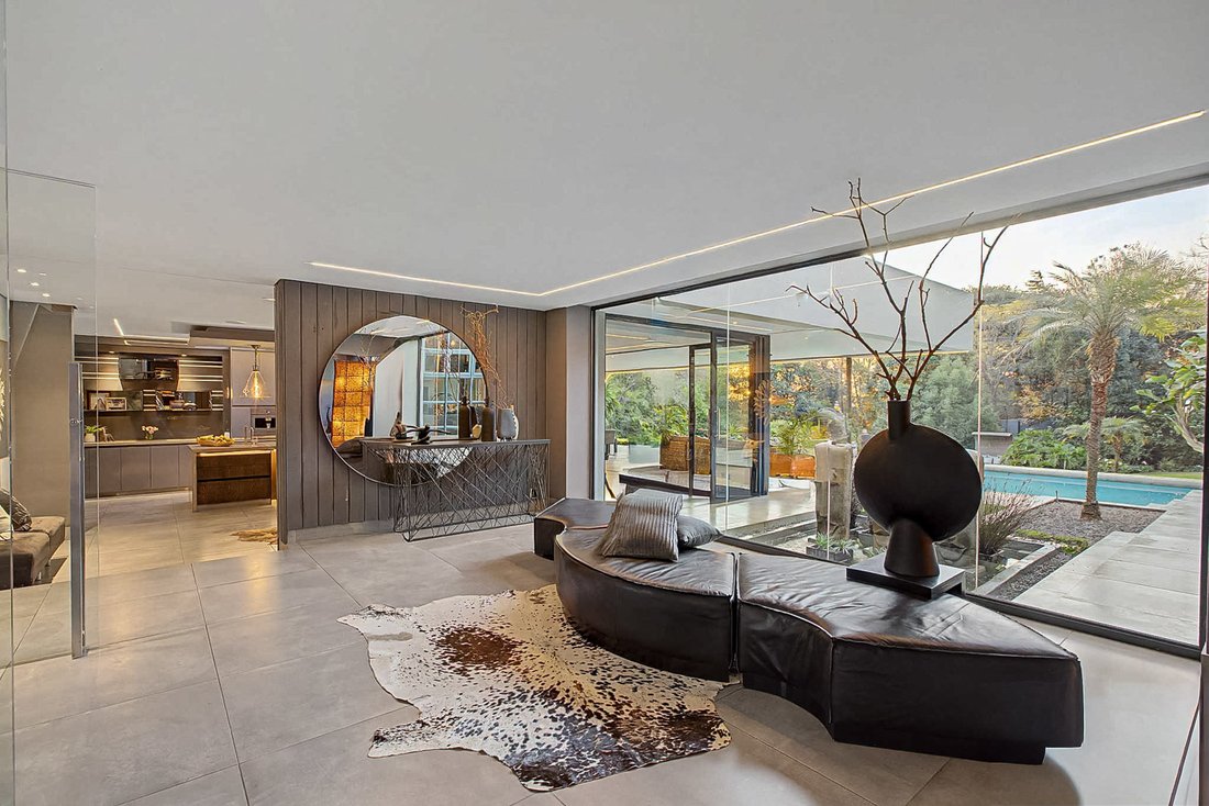 House in Sandton, Gauteng, South Africa 4 - 17983552