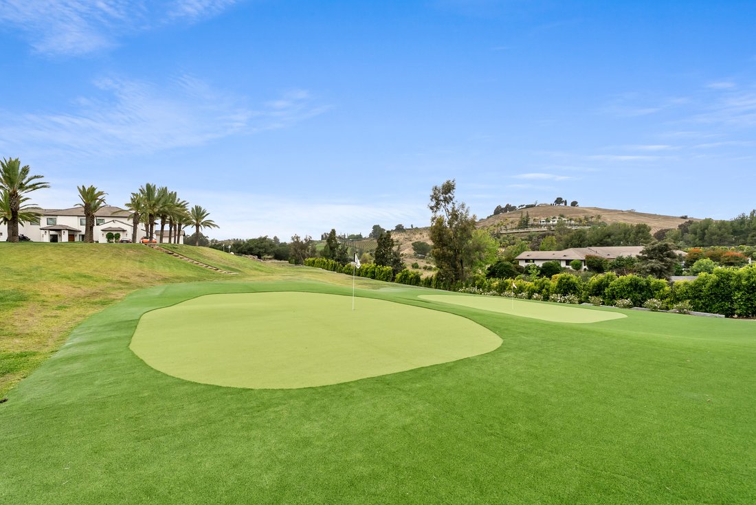 Temecula, California, United States 5 - 17983928
