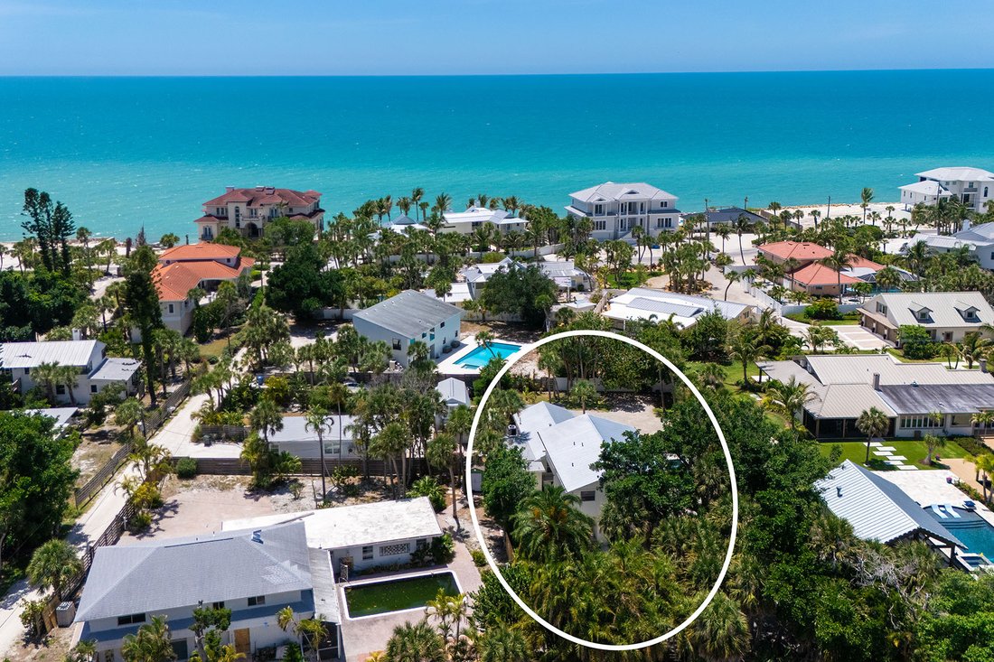 Venice, Florida, United States 2 - 17983803