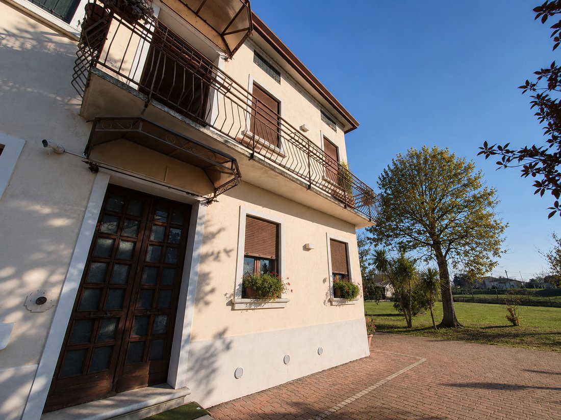 Villa in Lendinara, Veneto, Italy 5 - 17984109