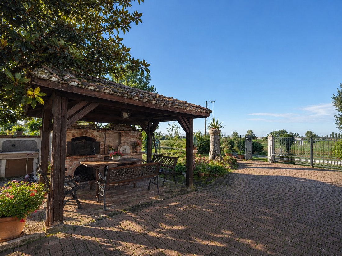 Villa in Lendinara, Veneto, Italy 4 - 17984109