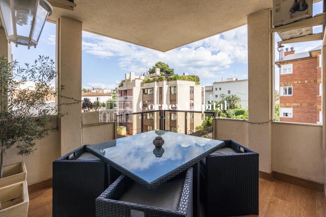 Apartment in Sarrià-Sant Gervasi, Barcelona, Spain 1 - 17983932