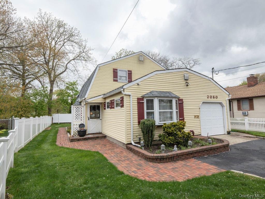 House in Seaford, New York, United States 4 - 17983834