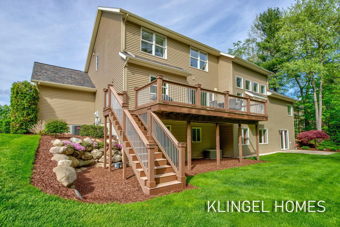 House in Fruitport Charter Township, Michigan, United States 3 - 17702803