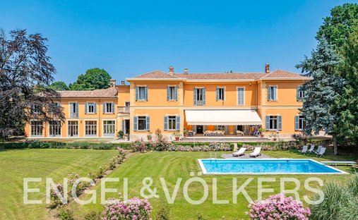 Villa in Monticello Brianza, Lombardei, Italien 1
