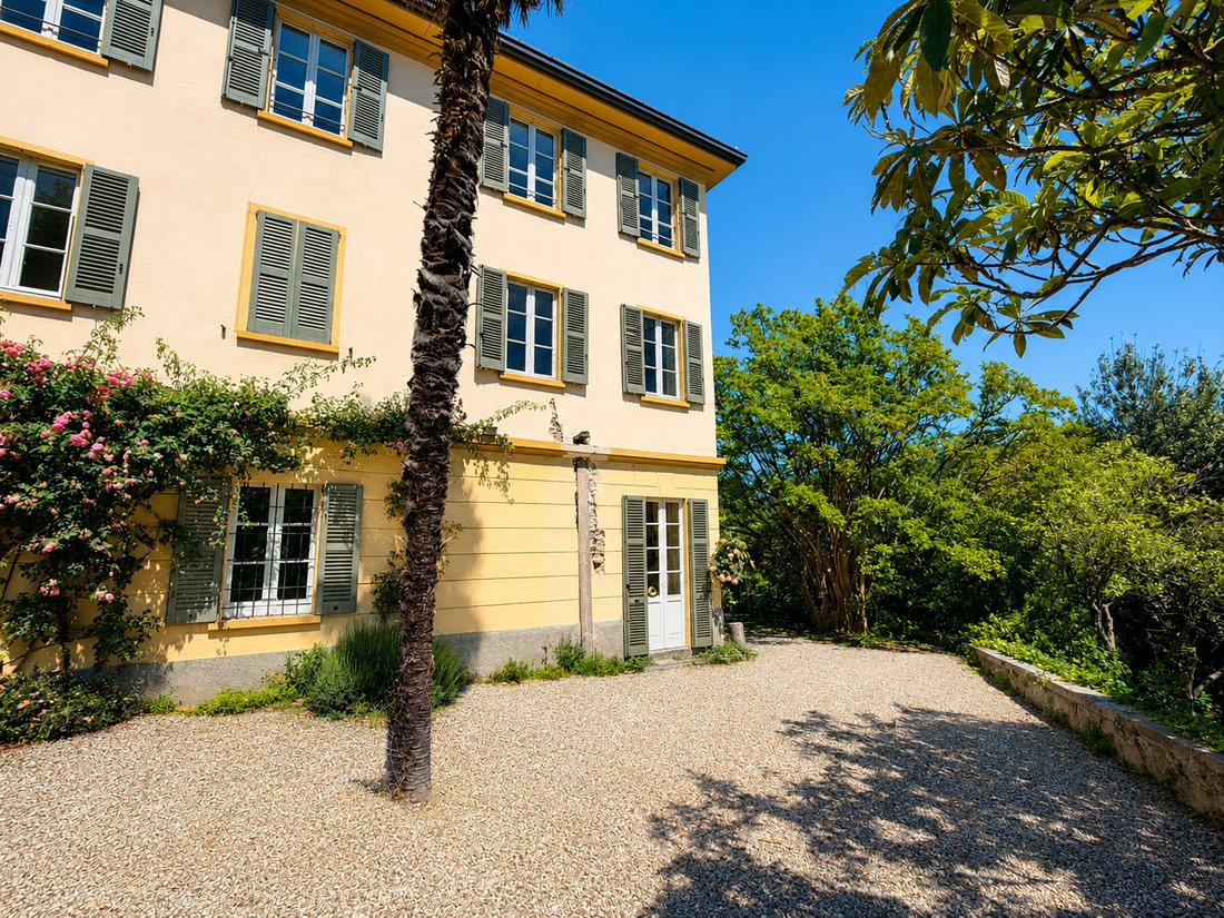Villa in Sagnino-Tavernola-Monte Olimpino, Como, Lombardy 4 - 17984174