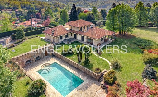 Villa in Sirtori, Lombardy, Italy 1