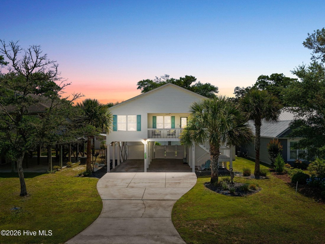 House in Oak Island, North Carolina, United States 4 - 17987124