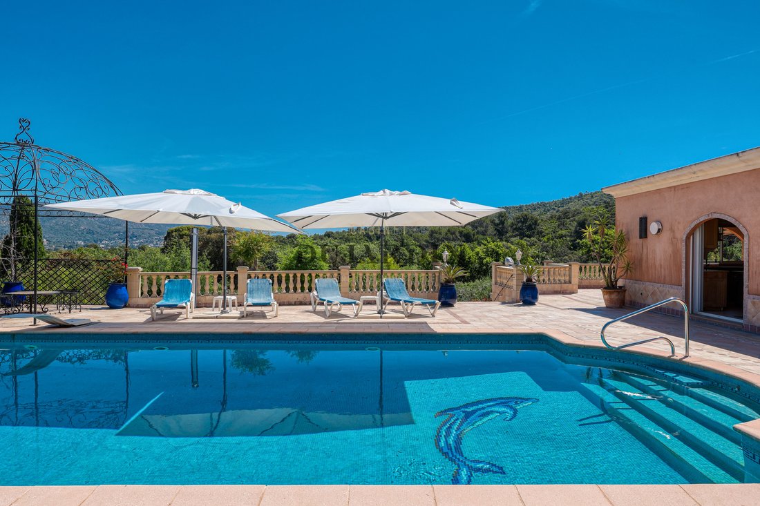 Villa in Nord Est, Bormes-les-Mimosas, France 2 - 17989011