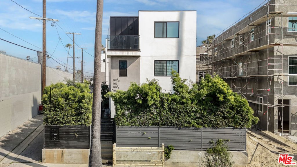 Los Angeles, California, United States 3 - 17987563