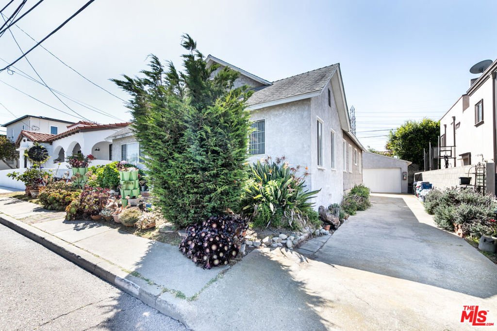 Hermosa Beach, California, United States 3 - 17987539