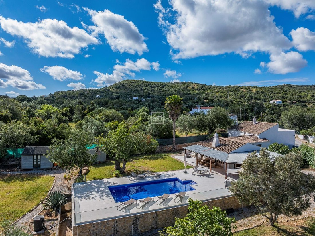 Villa in Santa Barbara de Nexe, Algarve, Portugal 1 - 17986743